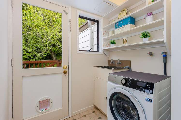 2/70 Ayton Drive Totara Vale_11