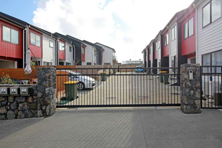 2/4 Delemere Place Glen Innes_2