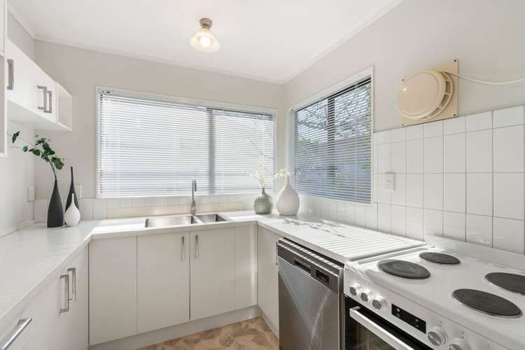 2/136 Moore Street Howick_3