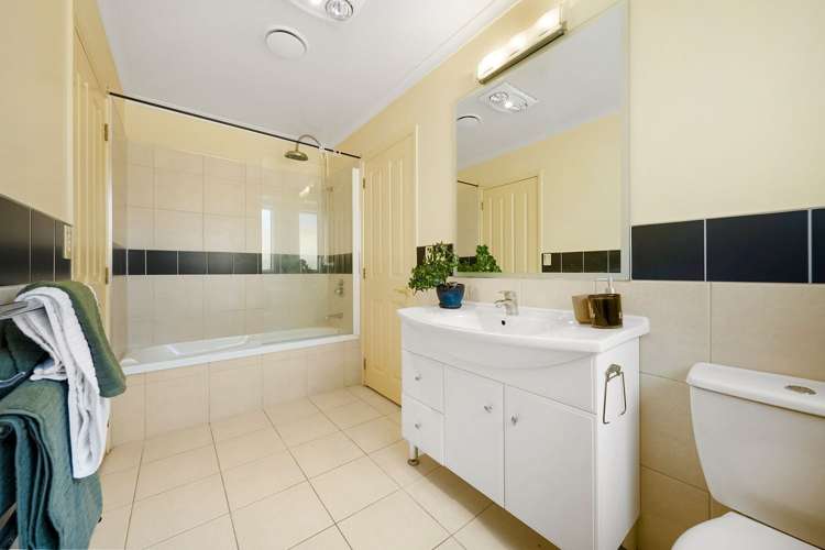 9A Rapaki Place Te Atatu Peninsula_21