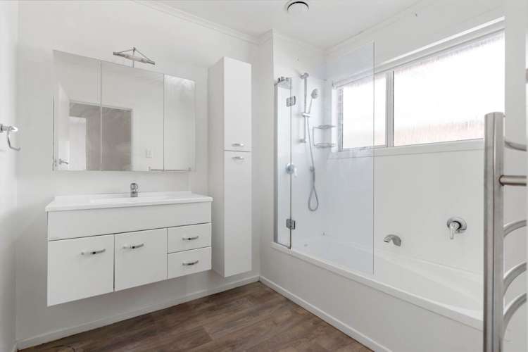 42 Cyclarama Crescent Massey_11