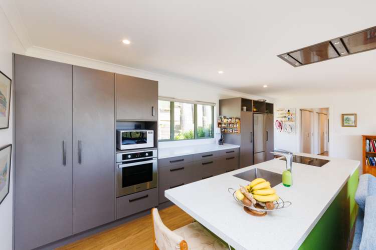 121 Cashmere Drive Fitzherbert_2