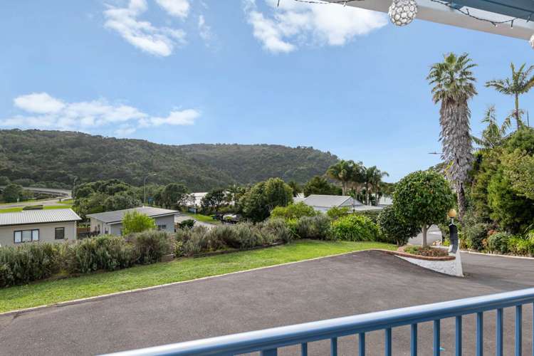 2C Weranui Road Waiwera_23