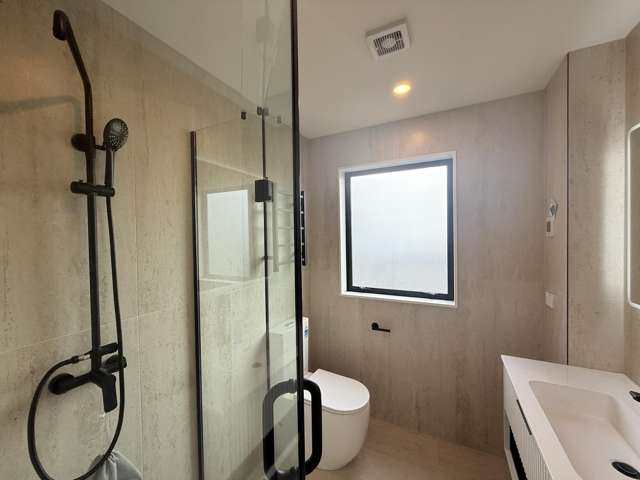 2/54 Boakes Road Mount Wellington_2