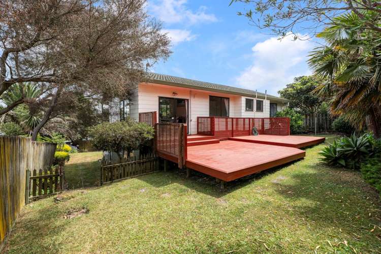 2/106 Bradbury Road Botany Downs_21