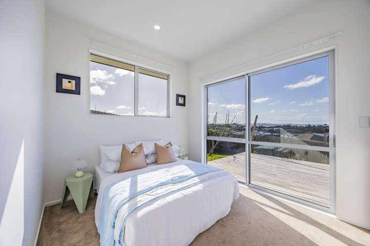 2 Myra G Place Stanmore Bay_9