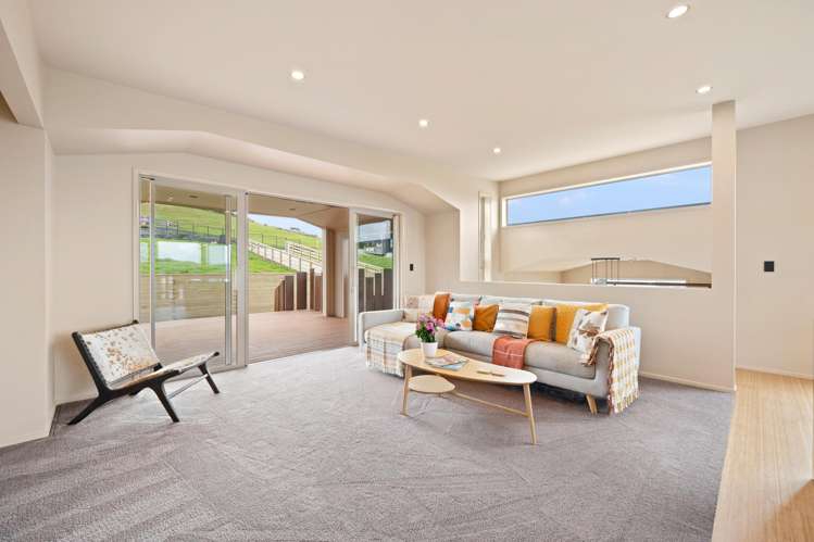 5 Blue Moon Rise Langs Beach_10