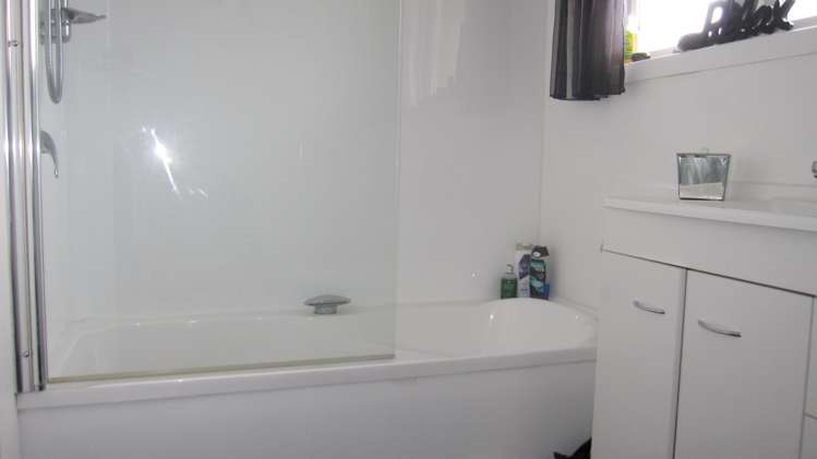 23 Keith Road Paroa_5