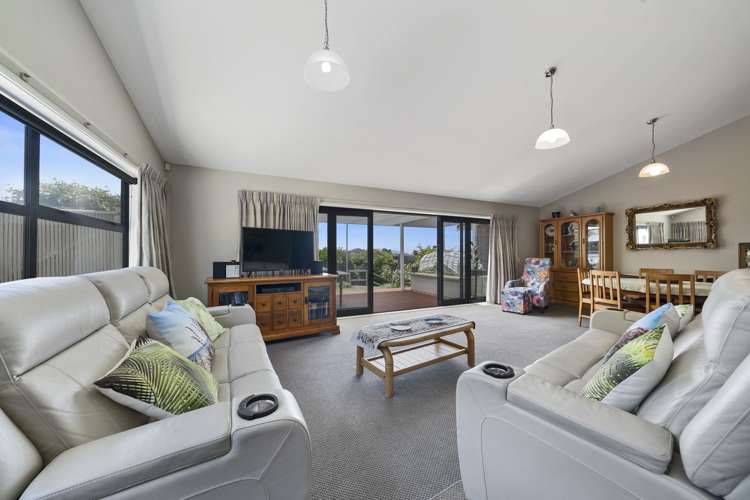 15 Kahurangi Heights Aotea_4