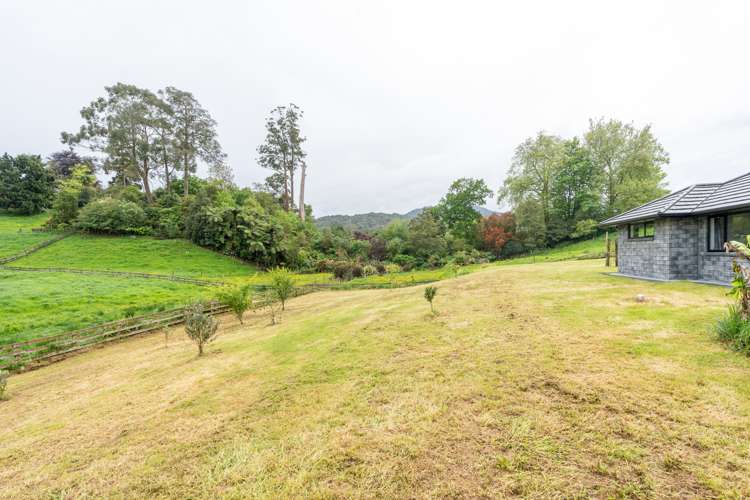 15 Tari Road Pukeatua_4