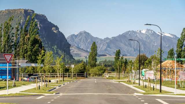 1 Starlight Court, Orchard Park, Wanaka_2