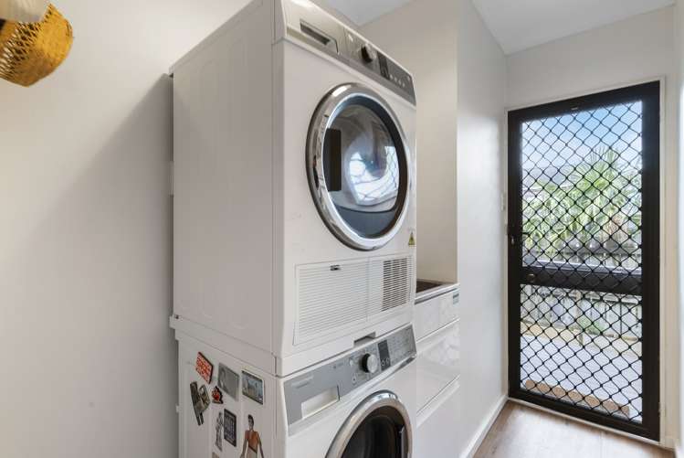 8/390 West Coast Road Glen Eden_14