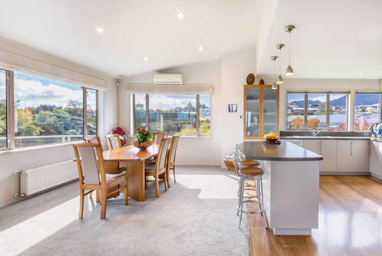 19 Magnolia Rise Waipahihi_4