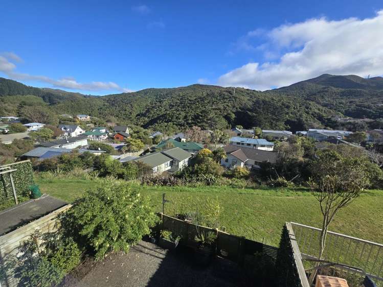 38 Saddleback Grove Karori_11