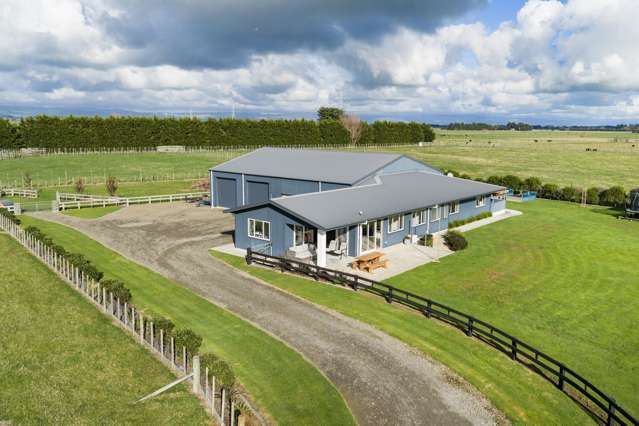 Workshop and grazing - 1.15 ha