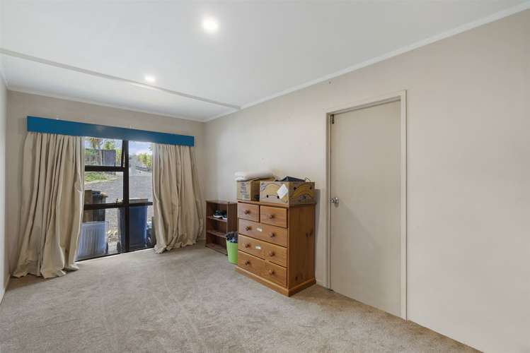 67 Rosier Road Glen Eden_13