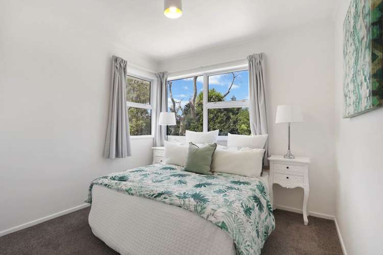 31 Thornlow Street Glendene_12