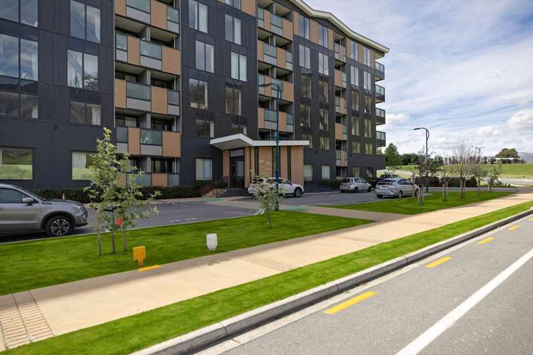 9/16 Mountain Ash Dr_2