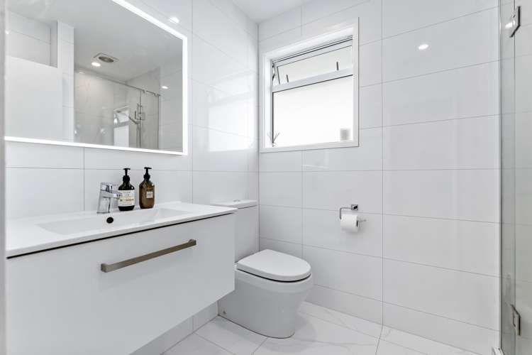 1/32 Seaview Road Glenfield_16