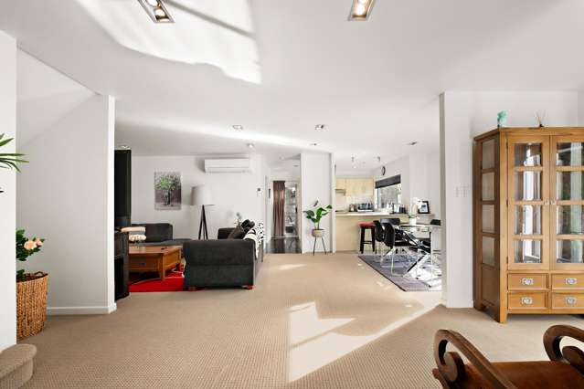 2/17 Blackbridge Road Wadestown_4