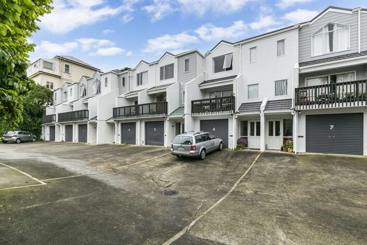 3/33 Hiropi Street Newtown_14