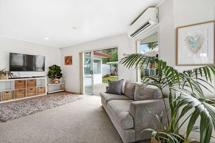 4 Tiroroa Avenue Te Atatu South_7