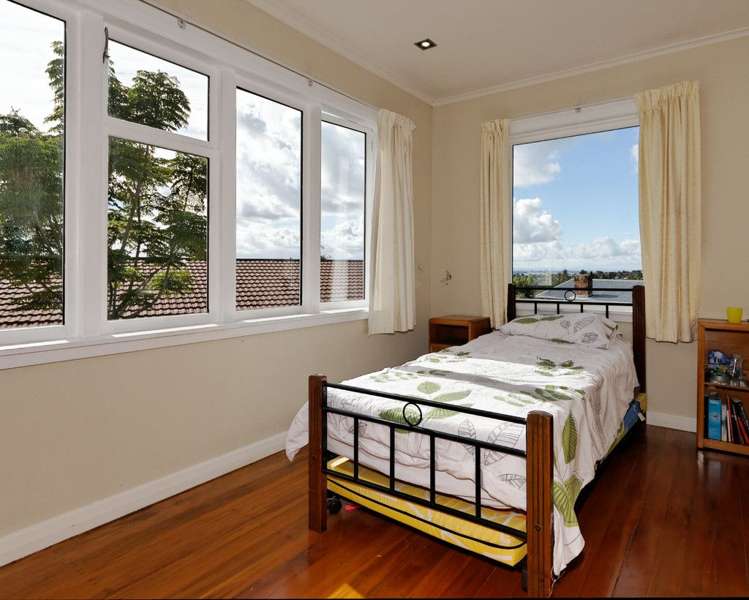 198 Golf Road Titirangi_12