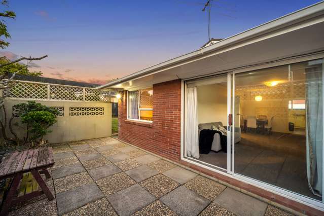 2/42 Luton Avenue Sunnyhills_1