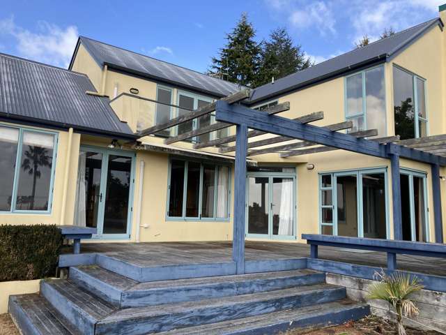 3 Bedrooms, 4 Toilets, Heated Pool, Tennis Court