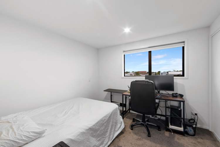 5/241 Lincoln Road Addington_5