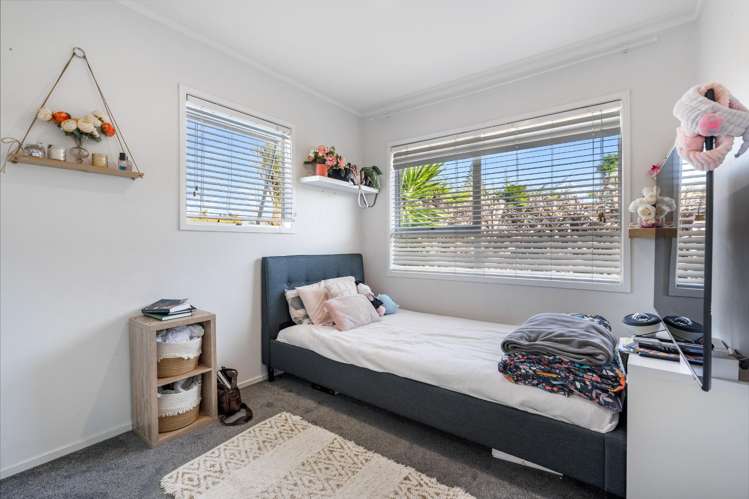  44 Zita Maria Drive Massey_6