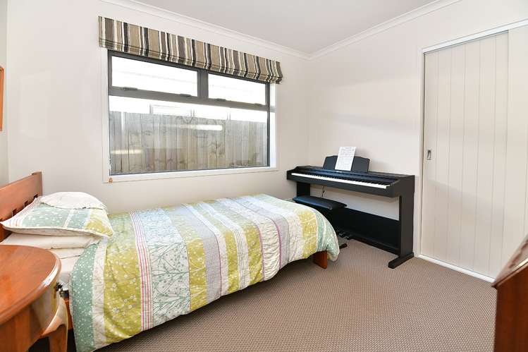 2 Forest Glen Orewa_18