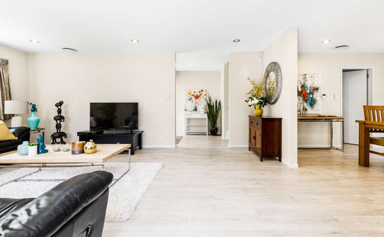 24a Vodanovich Road Te Atatu South_2