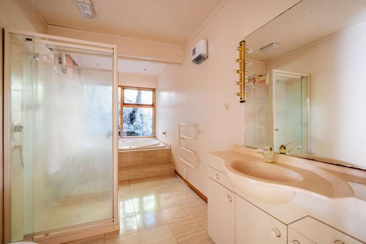 781 West Coast Road Oratia_17