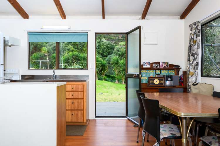 5 Erangi Place Bethells Beach_14