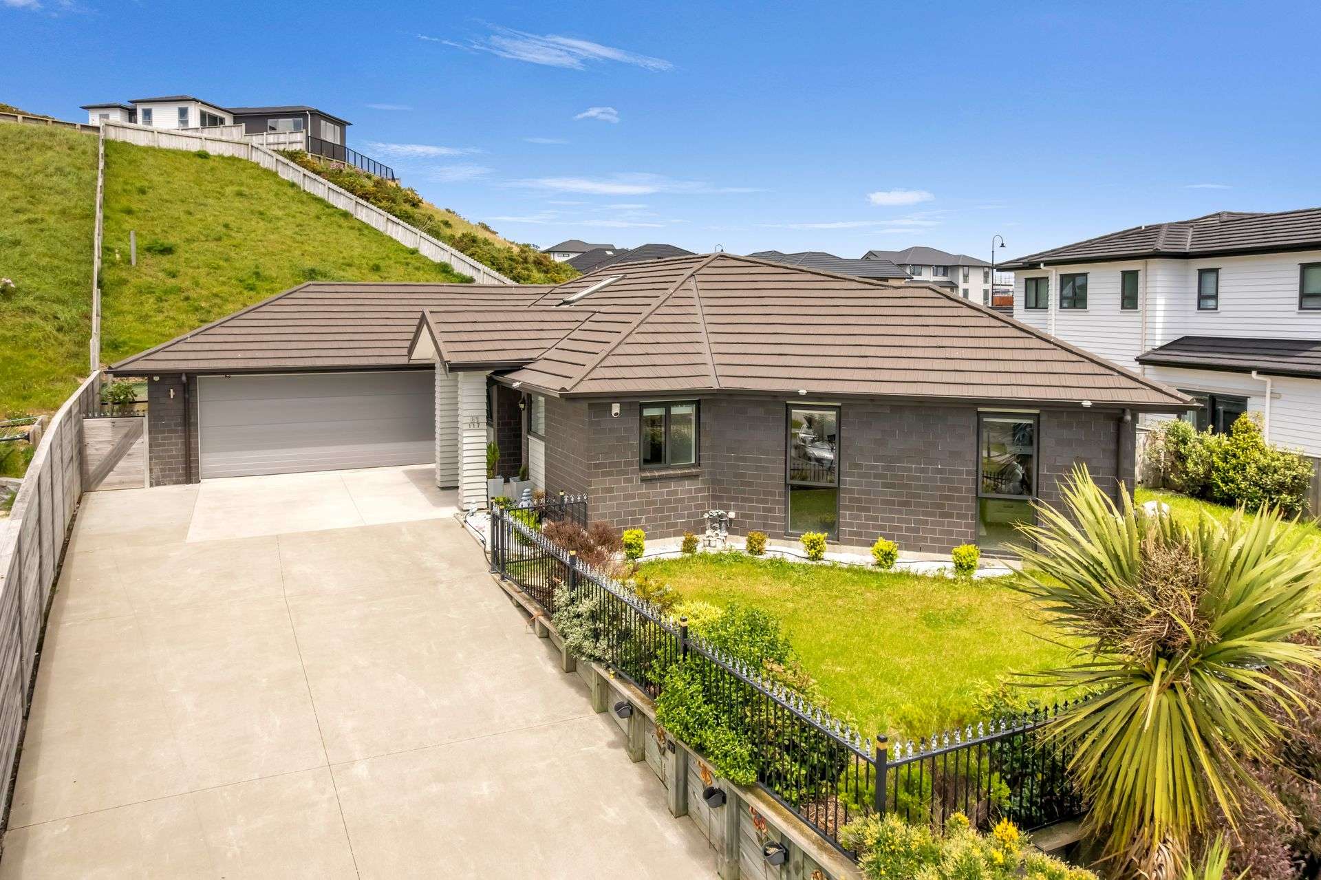 117 Queen Charlotte Drive Aotea_0
