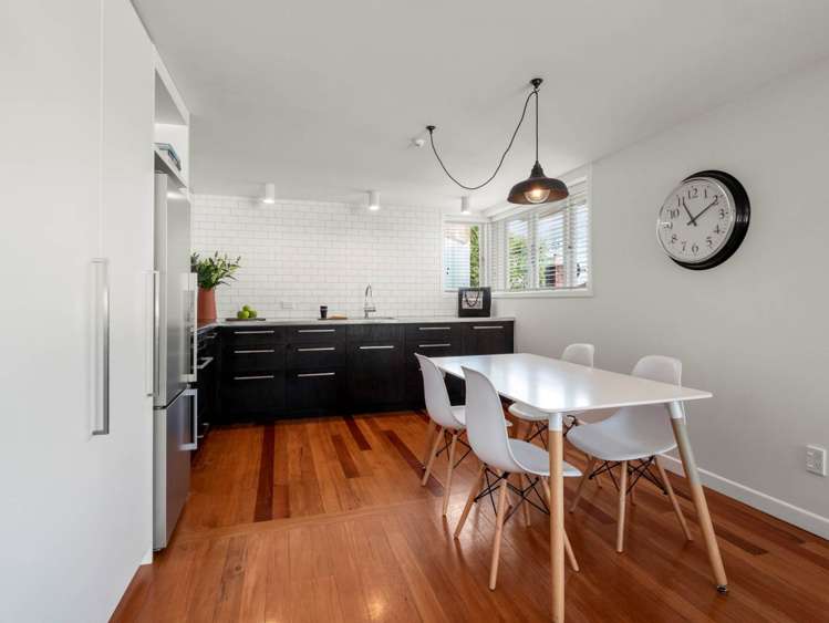 2/4 Calliope Road Devonport_5