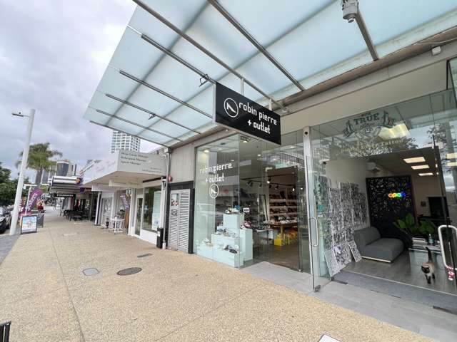 Takapuna retail with storage