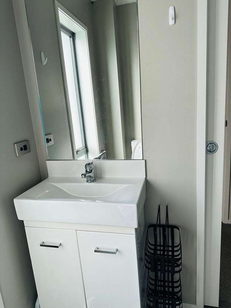 Room 1, 6/181 Knighton Road Hillcrest_4