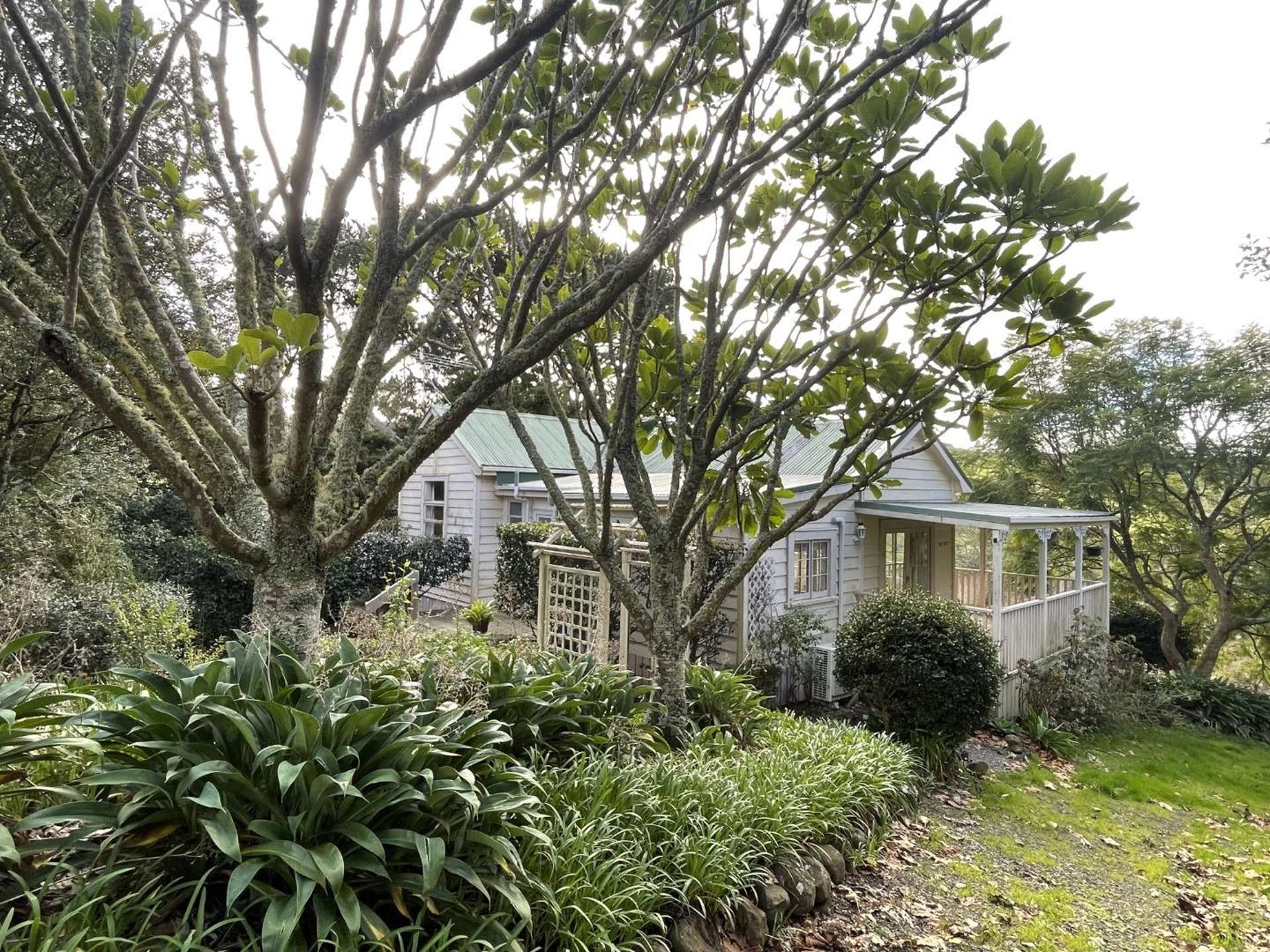 159F Portsmouth Road 10373_0