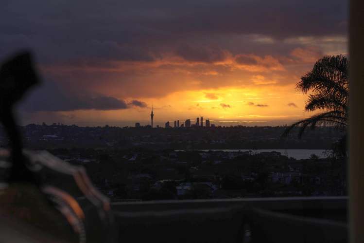 10 Etherege Place Mellons Bay_33