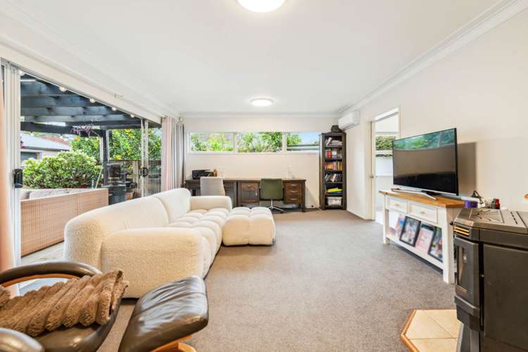 22 Whitford Park Road_4