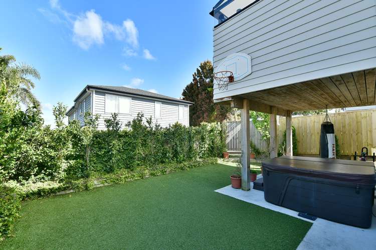 780 East Coast Road Oteha_18