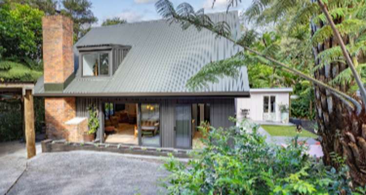 324 Huia Road_0