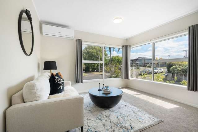 Renovated & Sunny Home with Double-Glazed Windows