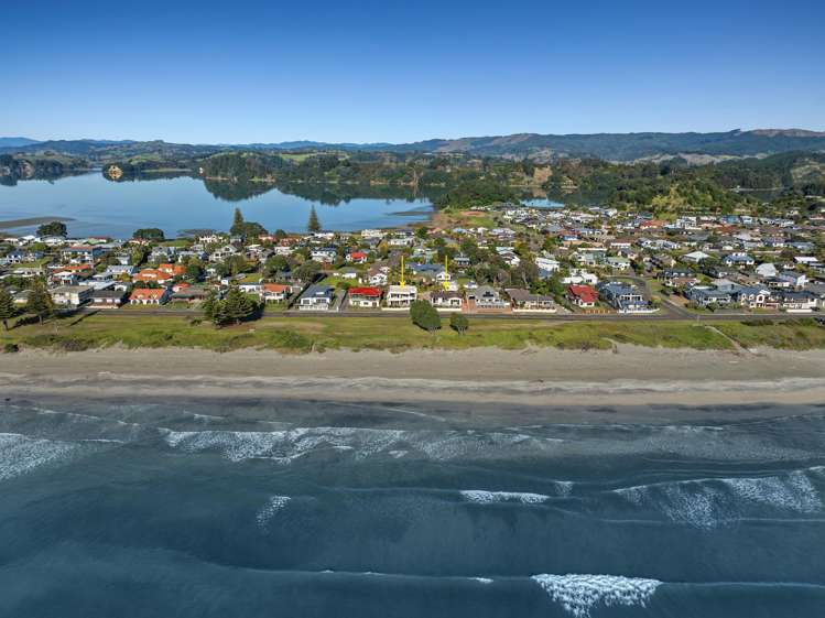 152 & 154 Ocean Road Ohope_6