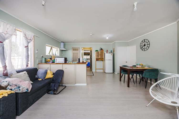 319 Massey Road Mangere East_6