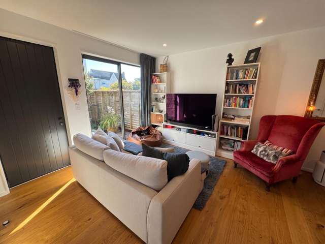 9/4 Glen Atkinson Street St Heliers_1