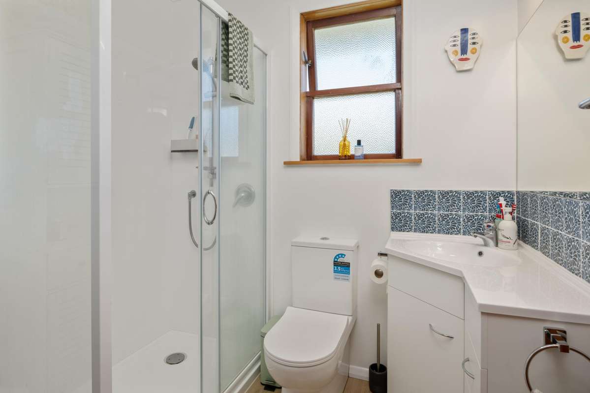 42A Dillons Point Road_4