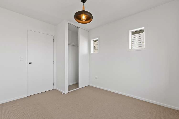 2/6 John Jennings Drive Oteha_13
